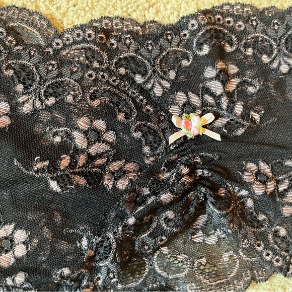 Lacey Lingerie Set - Picture 3 of 6